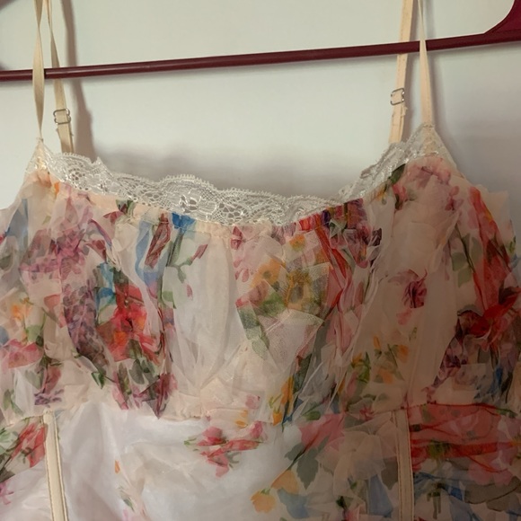 Last Chance Pretty Little Things Floral Textured Ruffle Chiffon Dress Size 16 - Picture 6 of 9